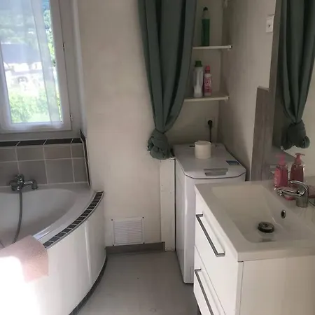 Maisonnette Avec Terrasse, Jardin Et Poele A Bois Ferienhaus *